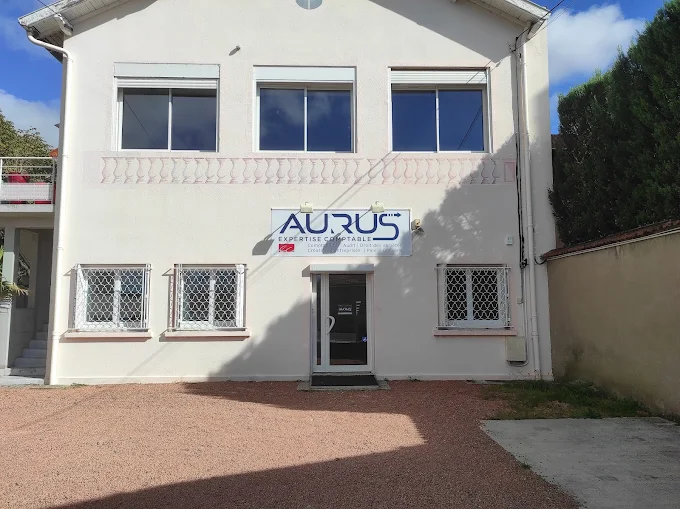 Façade du cabinet d'expertise comptable AURUS à Roanne, avec son enseigne au-dessus de l'entrée